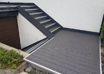Dachdecker Erftstadt Außentreppe